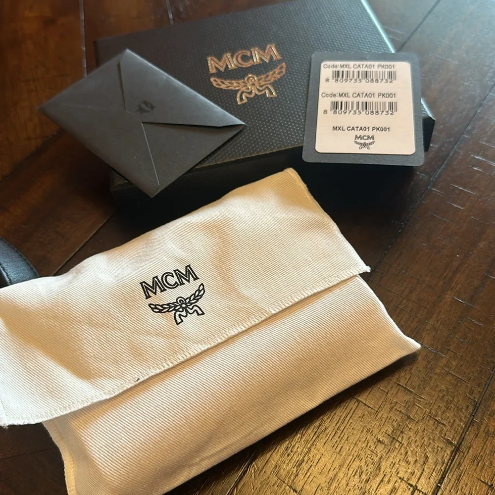 Woman’s wallet - Picture 4 of 6